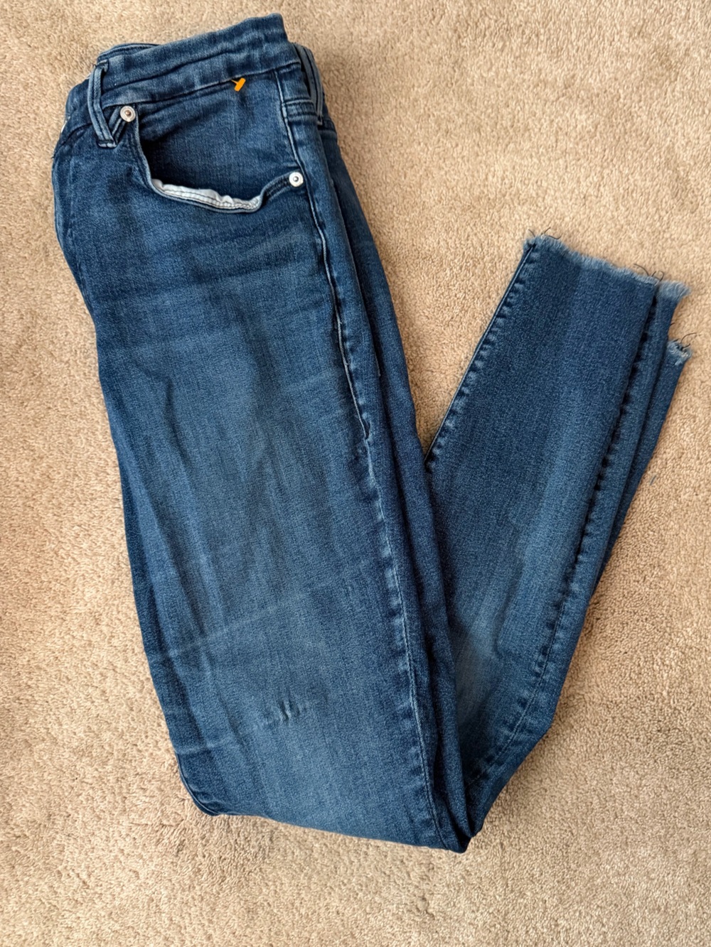 Good American Indigo Skinny Jeans with Distressed Hem